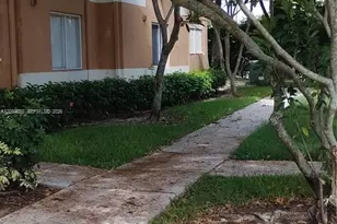 729 NW 92 Av Build 29 729, Plantation, FL 33324 - Photo 3