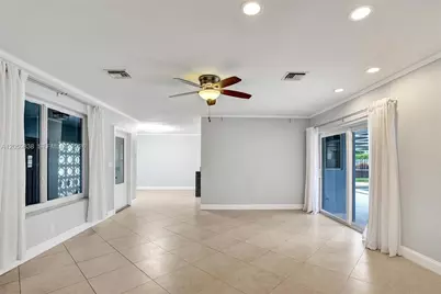 5281 SW 4th Ct, Plantation, FL 33317 - Photo 9