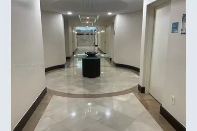 7600 Collins Ave #1008, Miami Beach, FL 33141 - Photo 21