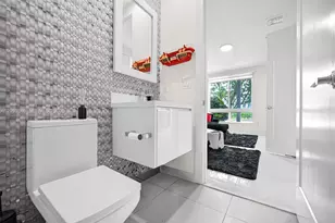 10350 NW 64th St, Doral, FL 33178 - Photo 27