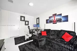 10350 NW 64th St, Doral, FL 33178 - Photo 9