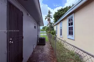 1732 NW 75th St, Miami, FL 33147 - Photo 15
