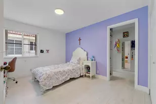 4389 Laurel Ridge Cir, Weston, FL 33331 - Photo 29