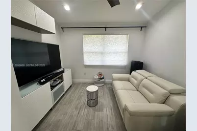 10807 NW 8th St #7U6, Pembroke Pines, FL 33026 - Photo 7