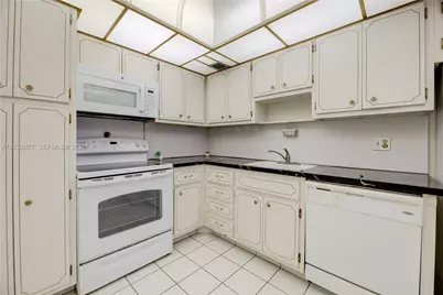 1980 S Ocean Dr #16A, Hallandale Beach, FL 33009 - Photo 11