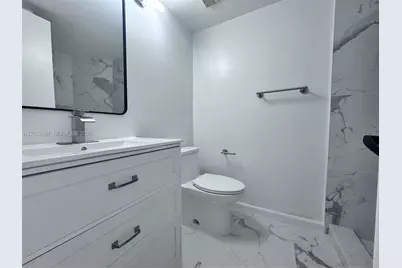 212 Lake Pointe Dr #107, Oakland Park, FL 33309 - Photo 7