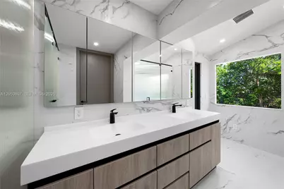 20001 NE 25th Ave, Miami, FL 33180 - Photo 39