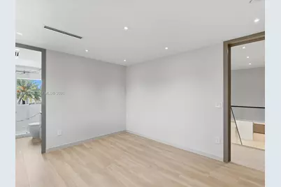 20001 NE 25th Ave, Miami, FL 33180 - Photo 51