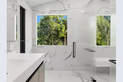 20001 NE 25th Ave, Miami, FL 33180 - Photo 41
