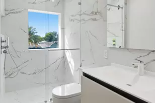 20001 NE 25th Ave, Miami, FL 33180 - Photo 53