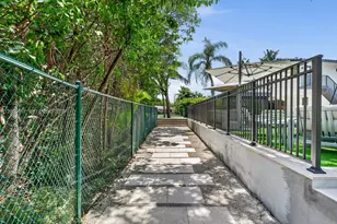 20001 NE 25th Ave, Miami, FL 33180 - Photo 81