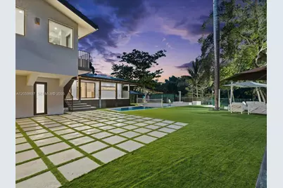 20001 NE 25th Ave, Miami, FL 33180 - Photo 13