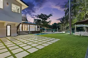 20001 NE 25th Ave, Miami, FL 33180 - Photo 13