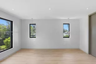 20001 NE 25th Ave, Miami, FL 33180 - Photo 31