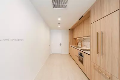 77 SE 5th St #3914, Miami, FL 33131 - Photo 15