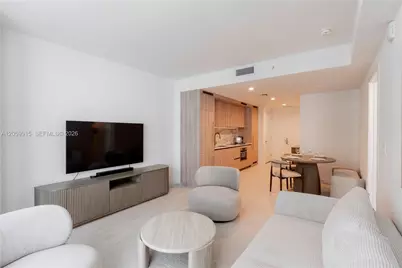 77 SE 5th St #1910, Miami, FL 33131 - Photo 3