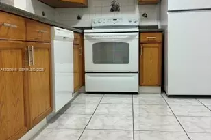 1121 SW 105th Ave, Miami, FL 33174 - Photo 3