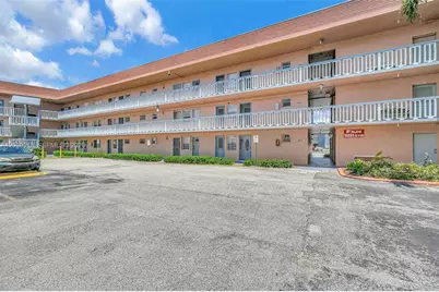 18555 NE 14th Ave #502, Miami, FL 33179 - Photo 1