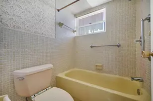 18555 NE 14th Ave, Miami, FL 33179 - Photo 27