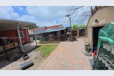 15737 NW 40th Ct, Miami Gardens, FL 33054 - Photo 9