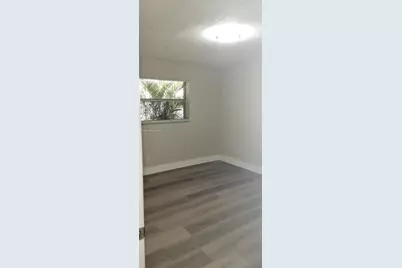 1011 SW 8th St #D, Hallandale Beach, FL 33009 - Photo 11