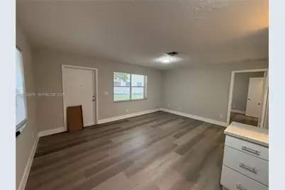 1011 SW 8th St #D, Hallandale Beach, FL 33009 - Photo 5