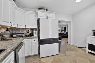 6601 SW 6th St, Pembroke Pines, FL 33023 - Photo 13