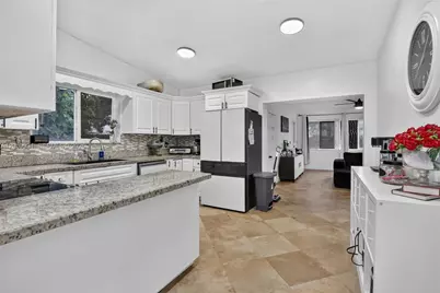 6601 SW 6th St, Pembroke Pines, FL 33023 - Photo 9