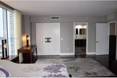 31 SE 6th St #1801, Miami, FL 33131 - Photo 9