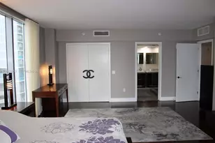 31 SE 6th St, Miami, FL 33131 - Photo 9
