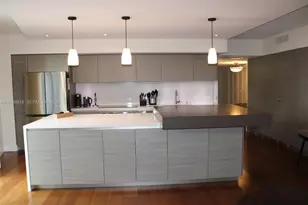 31 SE 6th St, Miami, FL 33131 - Photo 5
