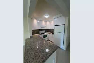 421 Tilford T #421, Deerfield Beach, FL 33442 - Photo 5