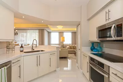 3175 NE 184th St #3104, Aventura, FL 33160 - Photo 9