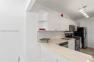 100 Lincoln Rd, Miami Beach, FL 33139 - Photo 11