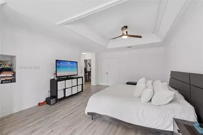 10865 NW 73rd Ter, Doral, FL 33178 - Photo 17