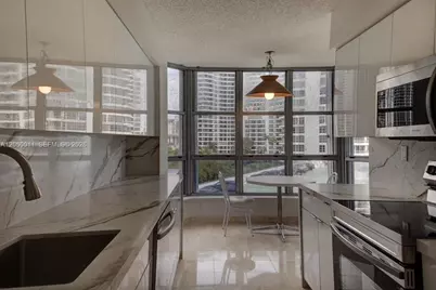3600 Mystic Pointe Dr #613, Aventura, FL 33180 - Photo 9