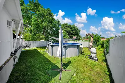 333 NW 60th Ave, Miami, FL 33126 - Photo 9
