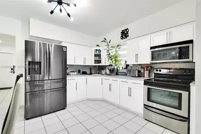 333 NW 60th Ave, Miami, FL 33126 - Photo 3