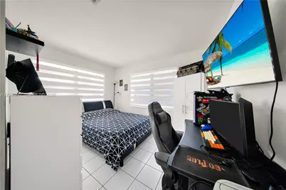 333 NW 60th Ave, Miami, FL 33126 - Photo 11