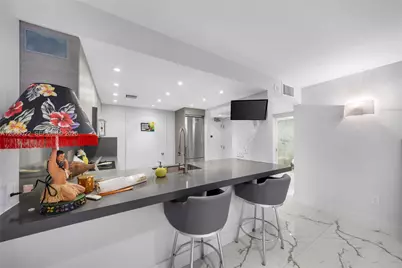 465 Ocean Dr #303, Miami Beach, FL 33139 - Photo 9
