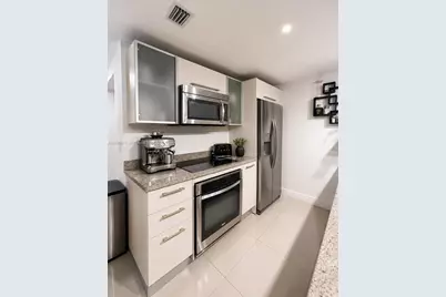 185 SW 7th St #2503, Miami, FL 33130 - Photo 5