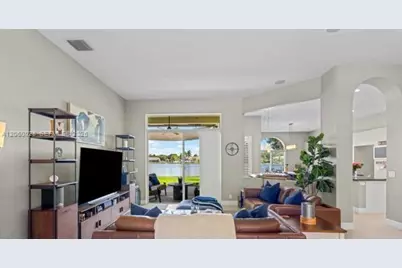 16247 Erie Pl, Davie, FL 33331 - Photo 5