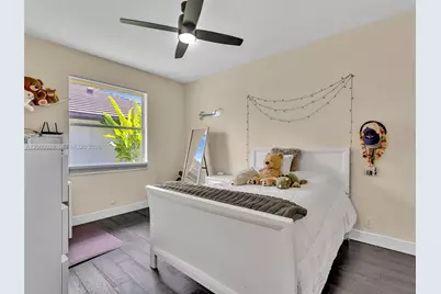 16247 Erie Pl, Davie, FL 33331 - Photo 17