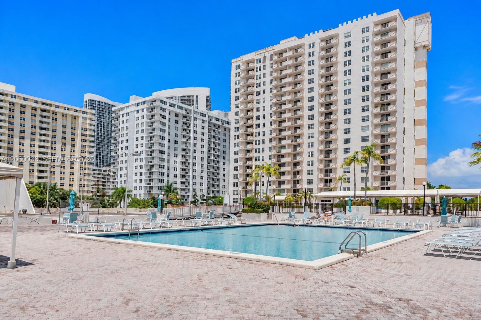 1865 S Ocean Dr #11J main architectural view