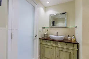 5255 Collins Ave, Miami Beach, FL 33140 - Photo 21