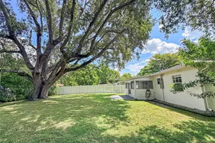 1471 NE 132nd Rd, North Miami, FL 33161 - Photo 21