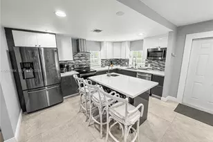 1471 NE 132nd Rd, North Miami, FL 33161 - Photo 3