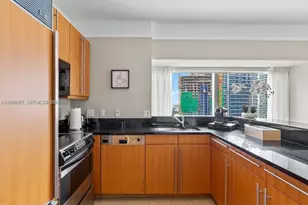 1435 Brickell Ave, Miami, FL 33131 - Photo 11