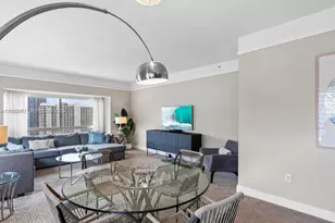 1435 Brickell Ave, Miami, FL 33131 - Photo 9