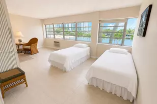 220 Kings Point Dr, Sunny Isles Beach, FL 33160 - Photo 9